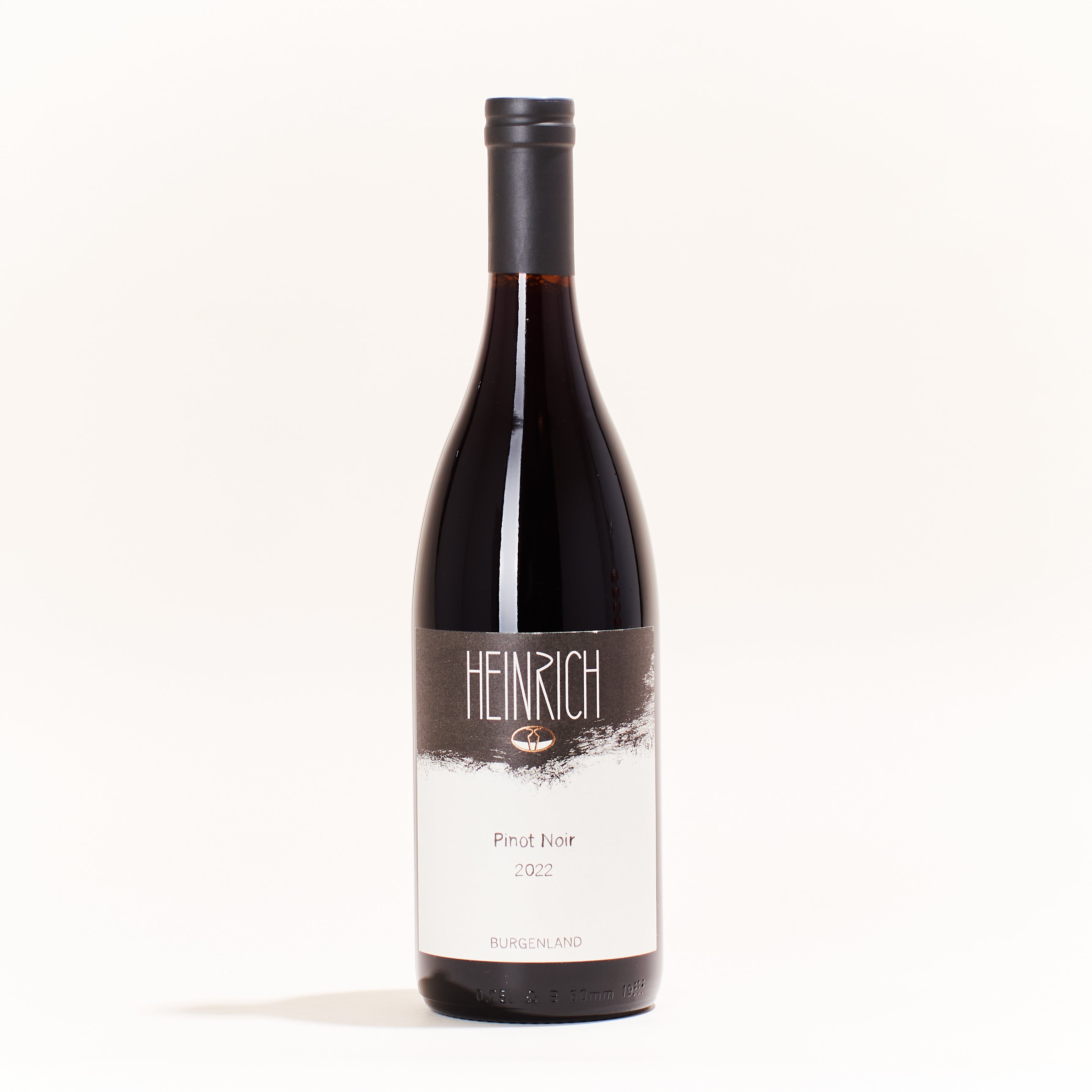 Gernot &amp; Heike Heinrich Pinot Noir Burgenland Red Pinot Noir natural red wine Burgenland Austria back label