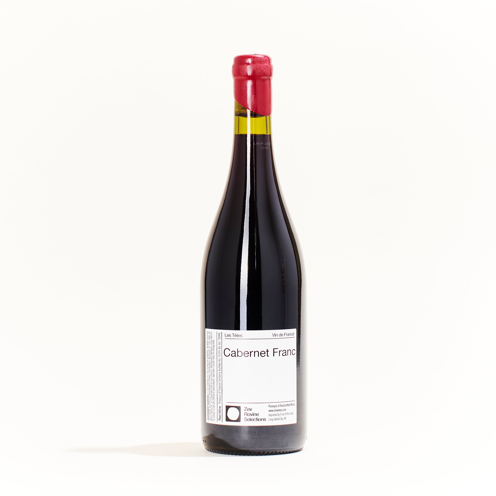 Les Moulins VDF Red natural wine bottle. Cabernet Franc grapes, minimal SO2, Domaine Haut-Baigneux, Panzoult, France.