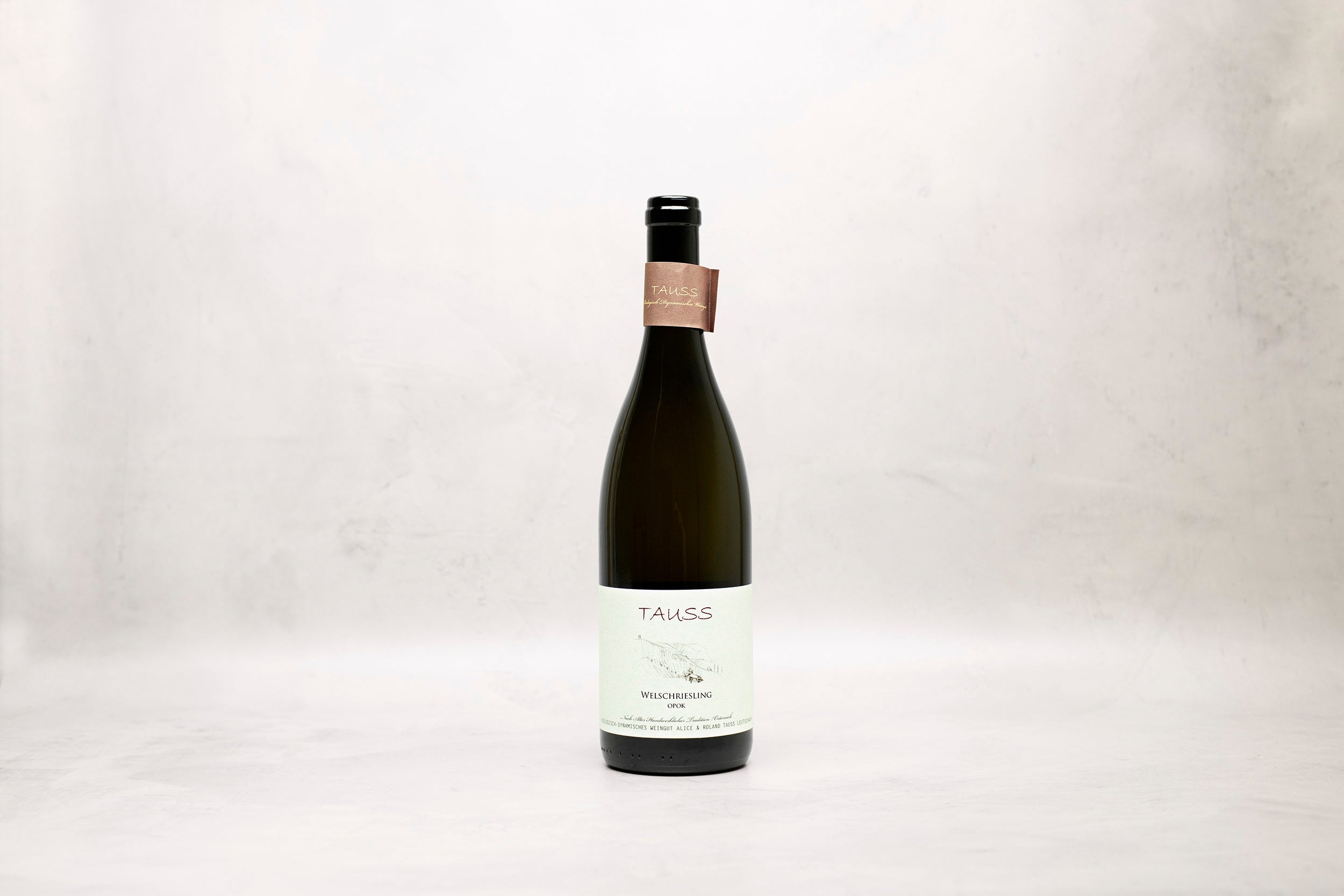 welschriesling-vom-opok-weingut-tauss-natural-White-wine-Styria-Austria