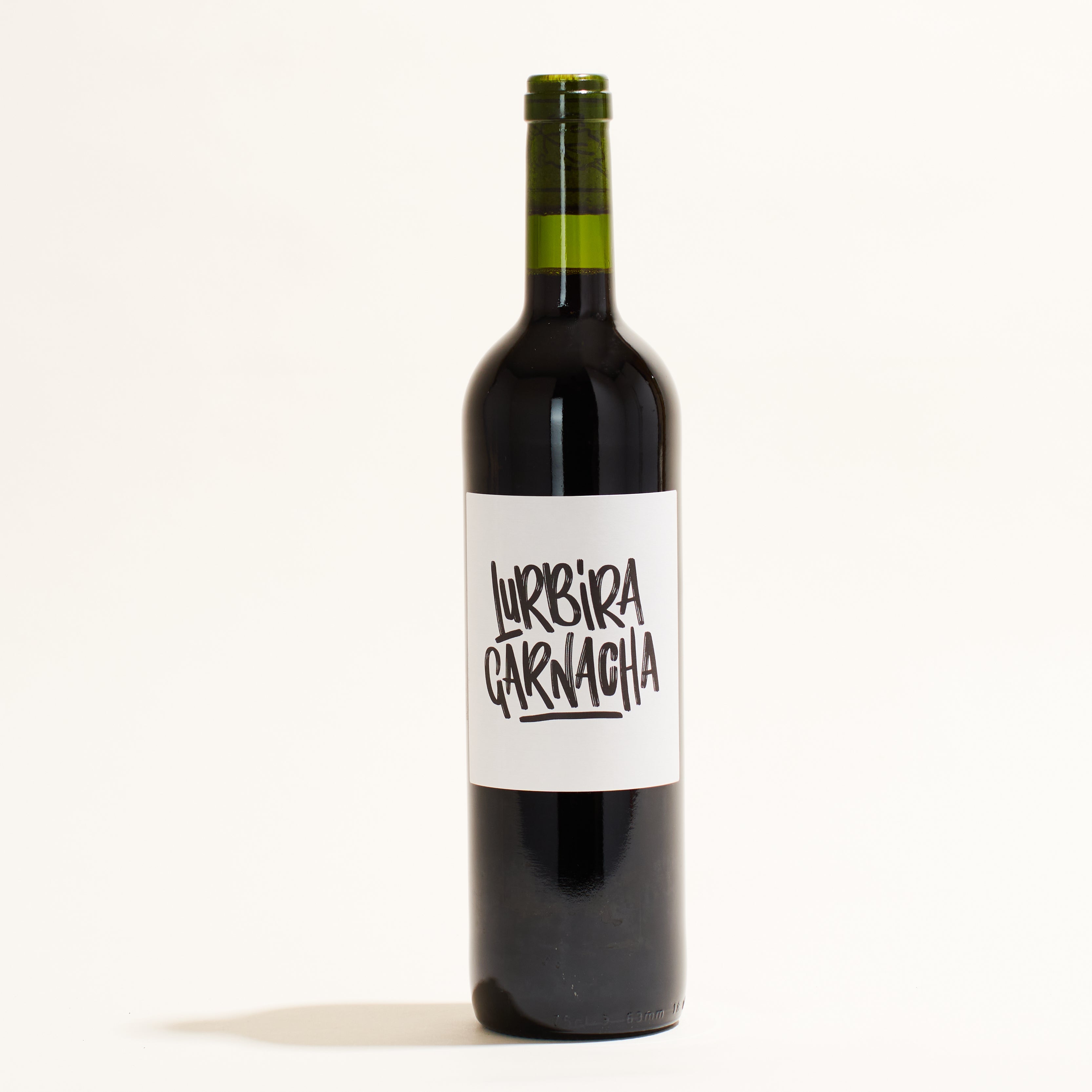 Garnacha Lurbira natural red wine Navarra Spain front