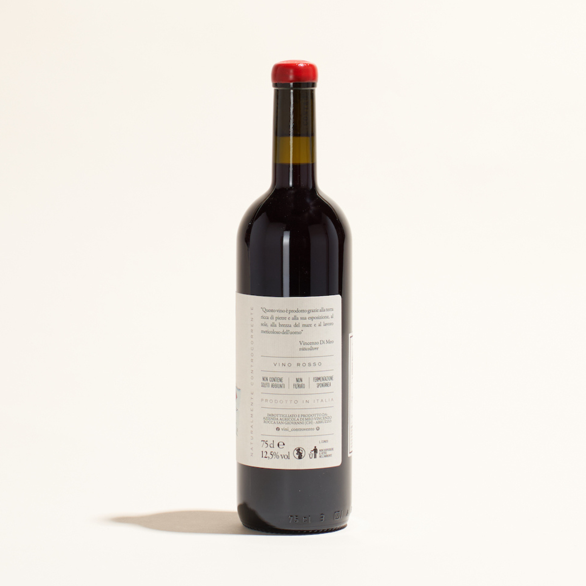controvento rosso controvento natural red wine abruzzo italy side