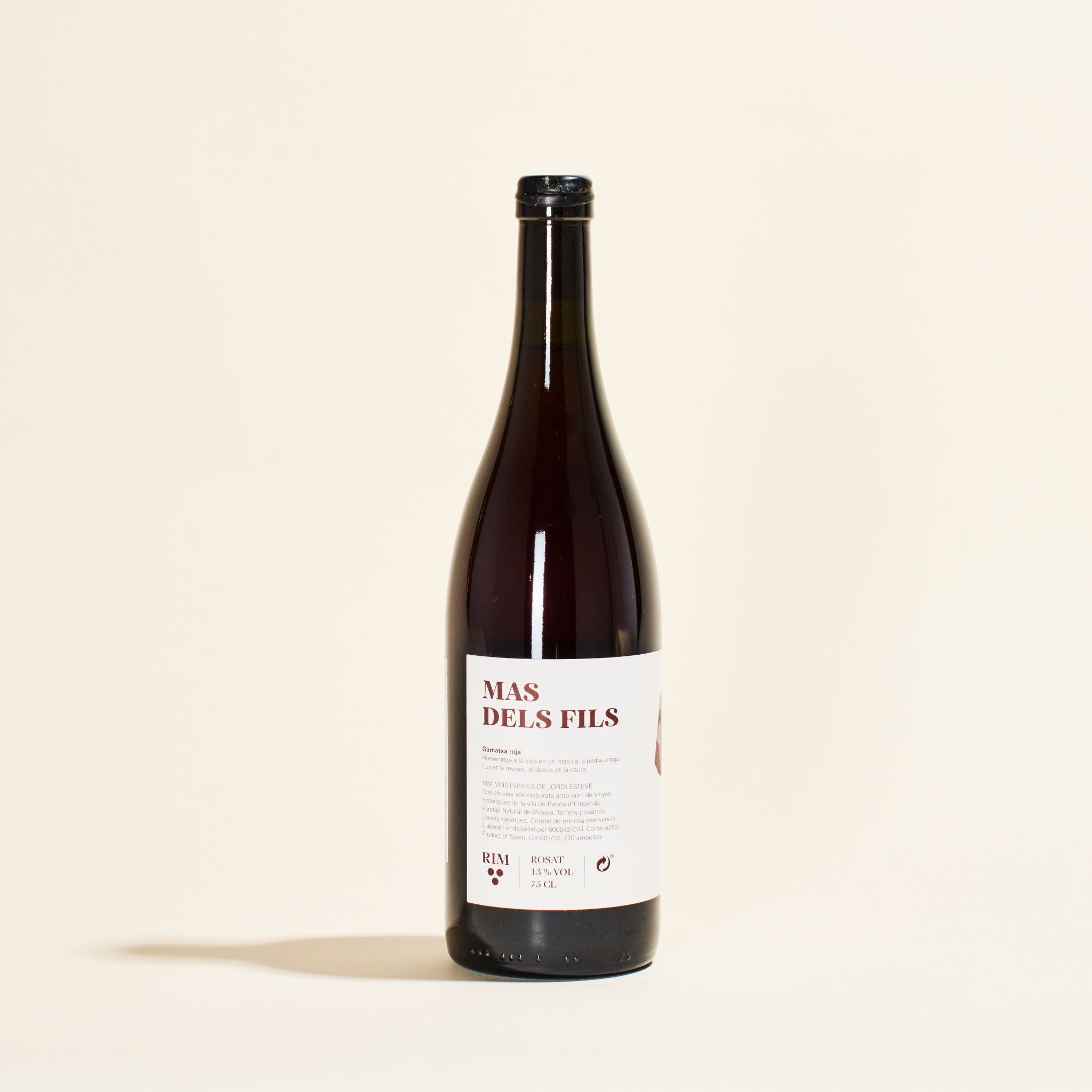 natural red wine mas dels fils catalonia spain 
