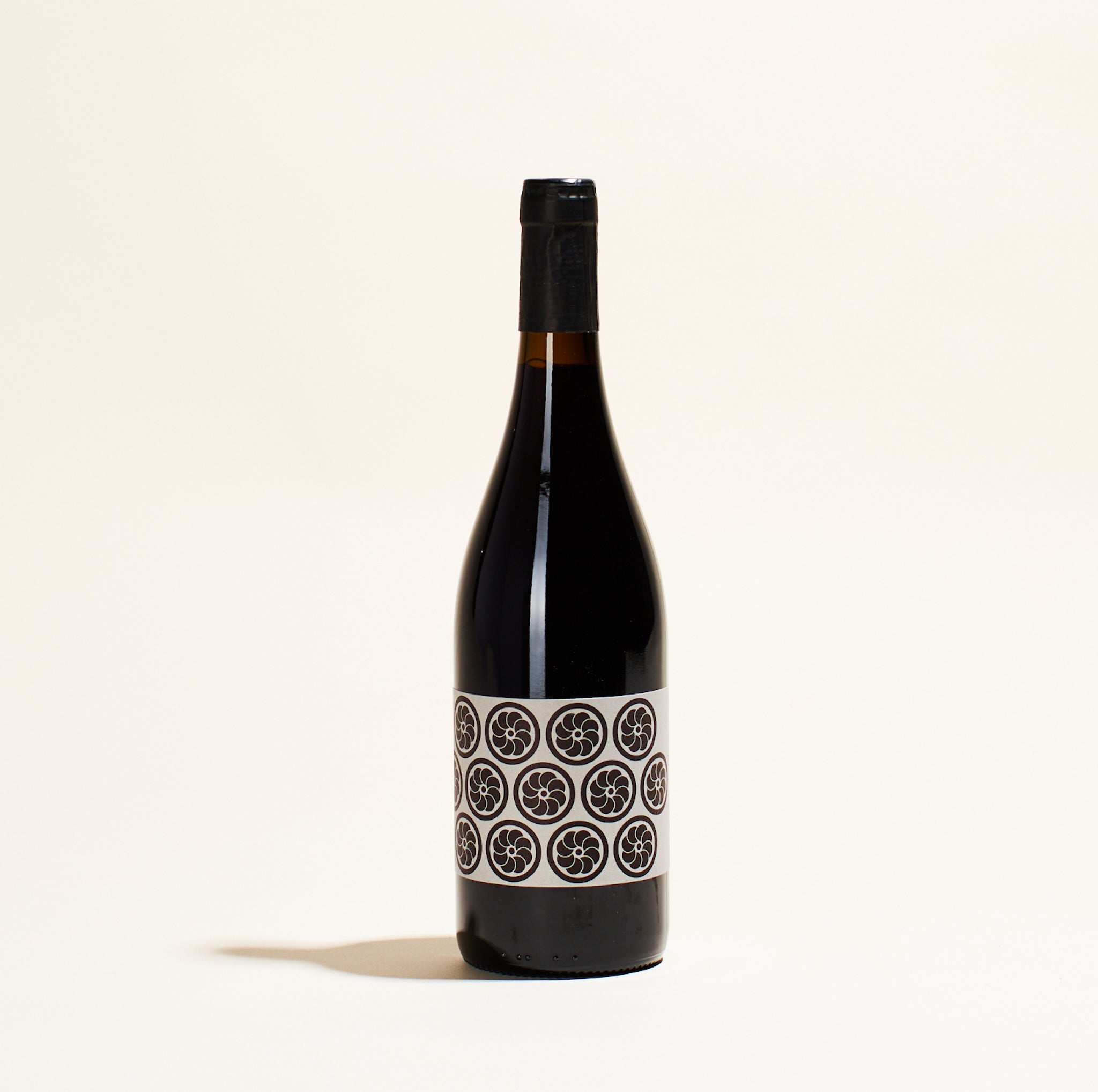 rond noirs les vignes dolivier languedoc france natural red wine bottle