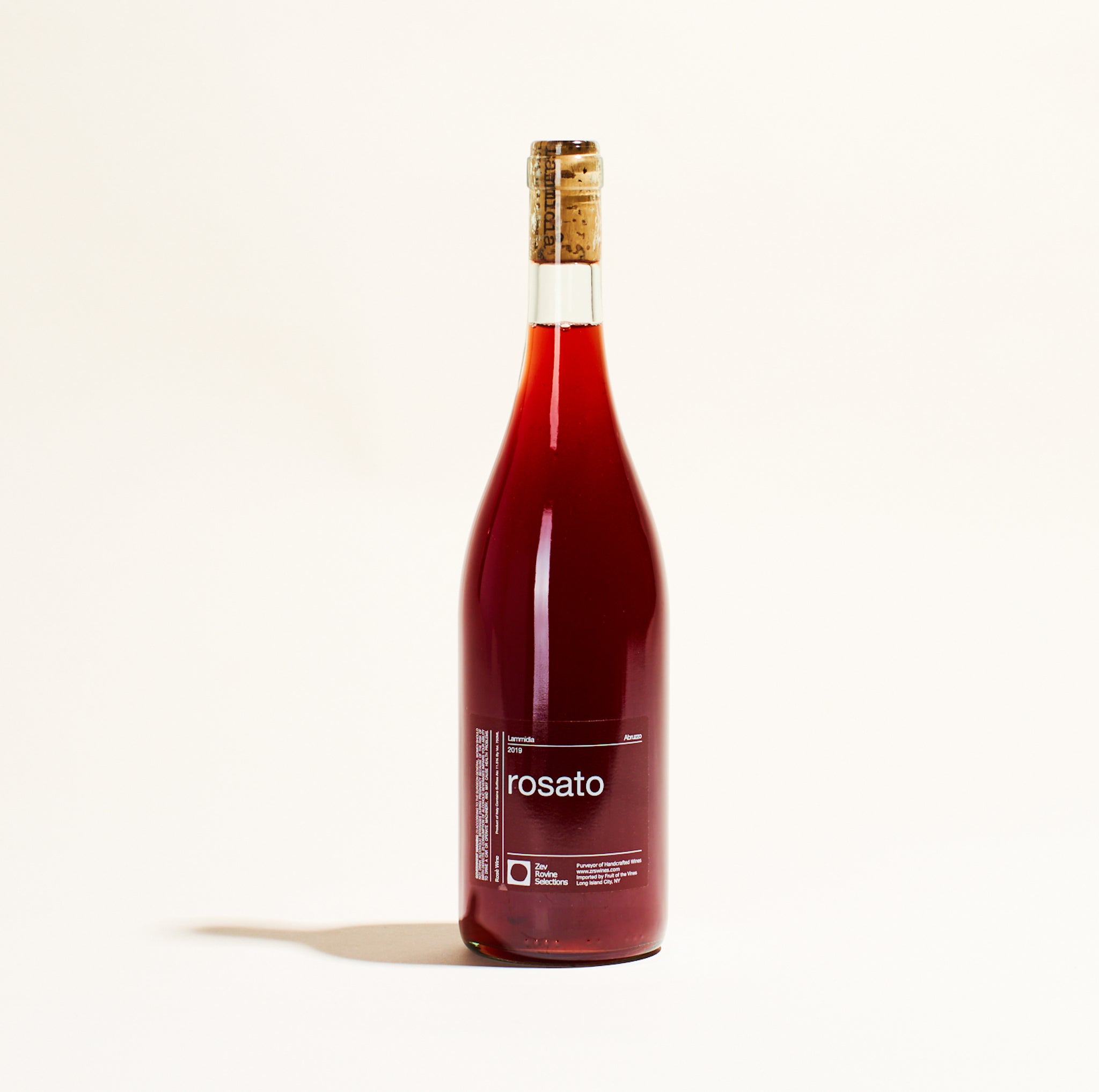 rose natural wine bottle rosato lammidia abruzzo italy