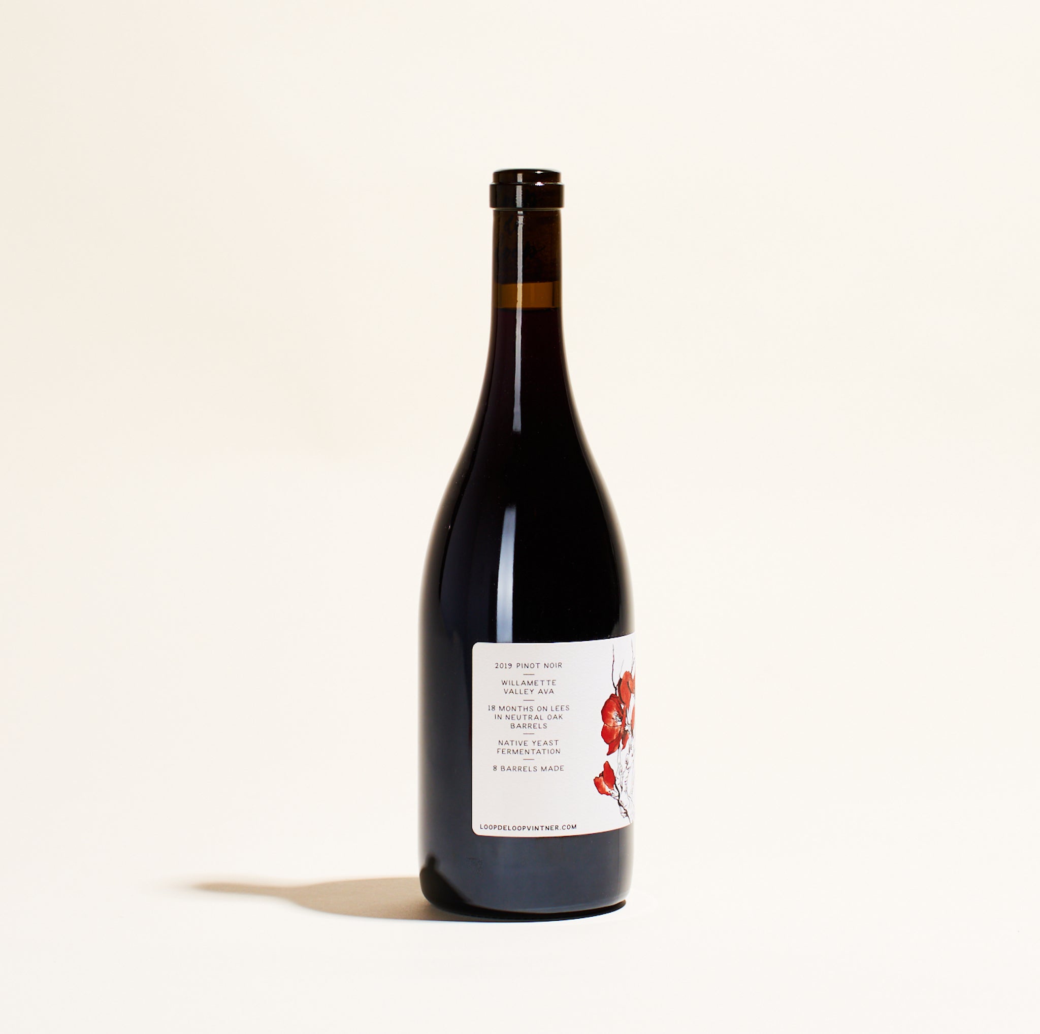 natural red wine bottle willamette valley pinot noir loop de loop oregon usa